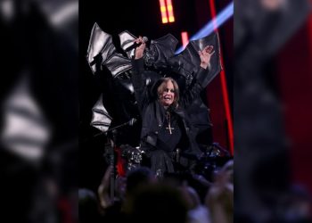 Ozzy confiesa que no puede caminar