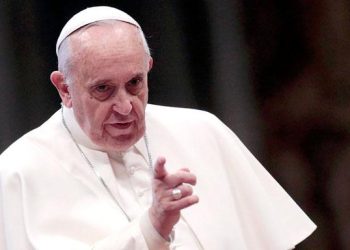 El Vaticano informa que el Papa Francisco está en estado crítico
