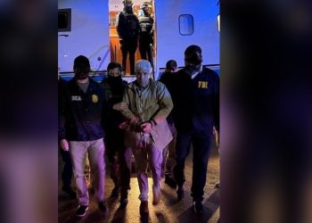 Difunden primera imagen de Caro Quintero tras extradición a EU