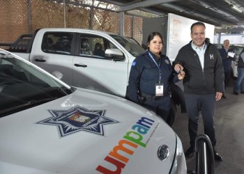 Entrega Antonio Astiazarán 10 patrullas eléctricas y sistema fotovoltaico en Comandancia Villa de Seris