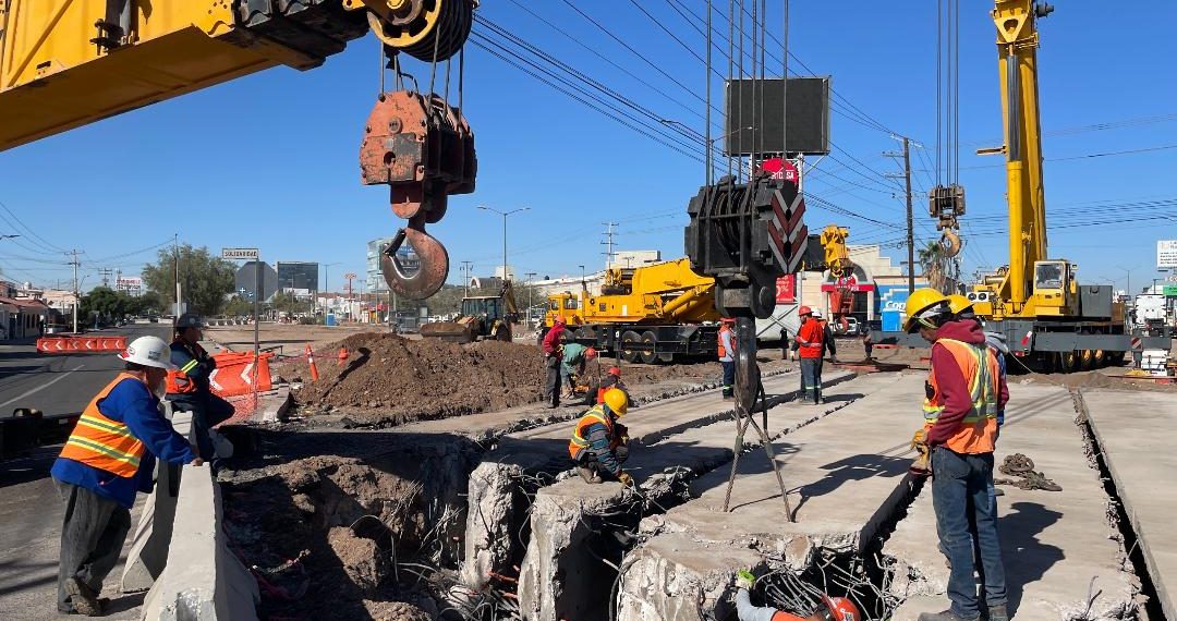 Anuncia Toño Astiazarán dobles turnos laborales en construcción de puente a desnivel Colosio y Solidaridad