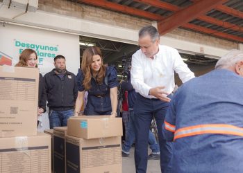 Dan Toño Astiazarán y Patty Ruibal banderazo a desayunos del Programa Alimentario 2025