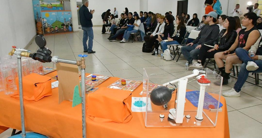 Finalistas del concurso Salvemos el Aguah se capacitan respecto al cuidado de este recurso en Hermosillo