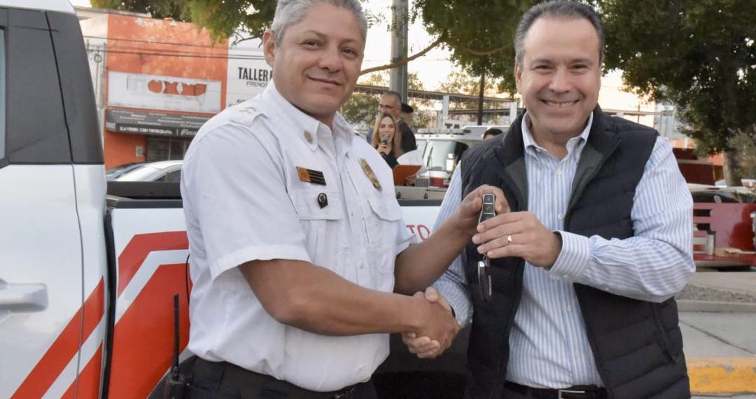 Apoya Toño Astiazarán con cuatro unidades nuevas a Bomberos de Hermosillo