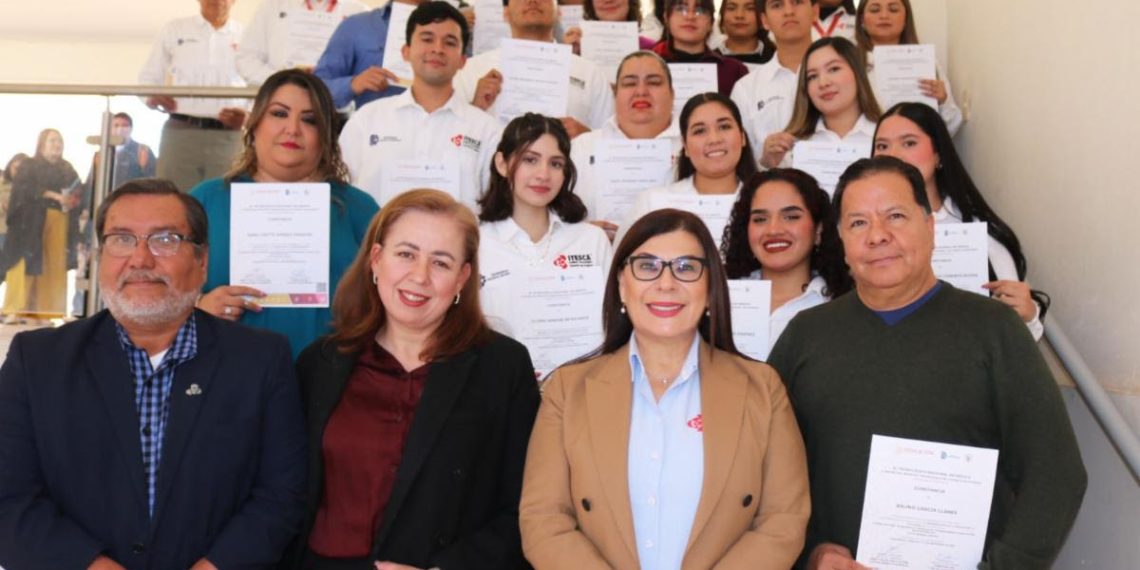 Reconoce Itesca a participantes de Cumbre Nacional de Desarrollo Tecnológico, Investigación e Innovación