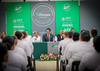 Hace historia primera generación de enfermeras y enfermeros de la UTEtchojoa