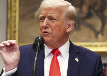 Si compañías producen en EU “no habrá aranceles”, insiste Trump