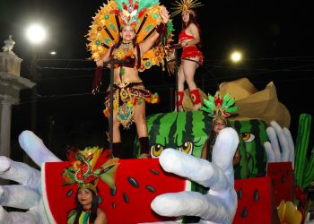 Con gran ambiente, avanza el tercer desfile de carros alegóricos y comparsas Carnaval Guaymas 2025 ¡La fiesta es nuestra!