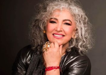 Agradece Amanda Miguel a la vida sus 45 años de carrera