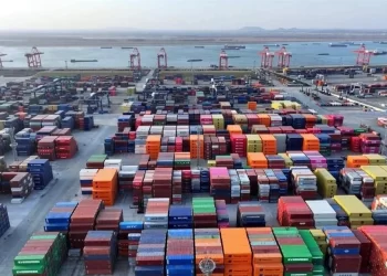 Pegaría arancel a 10% de exportaciones