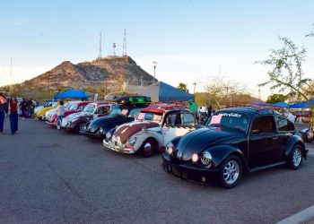 Realizan exhibición de Volkswagen en Car Show de Víactiva