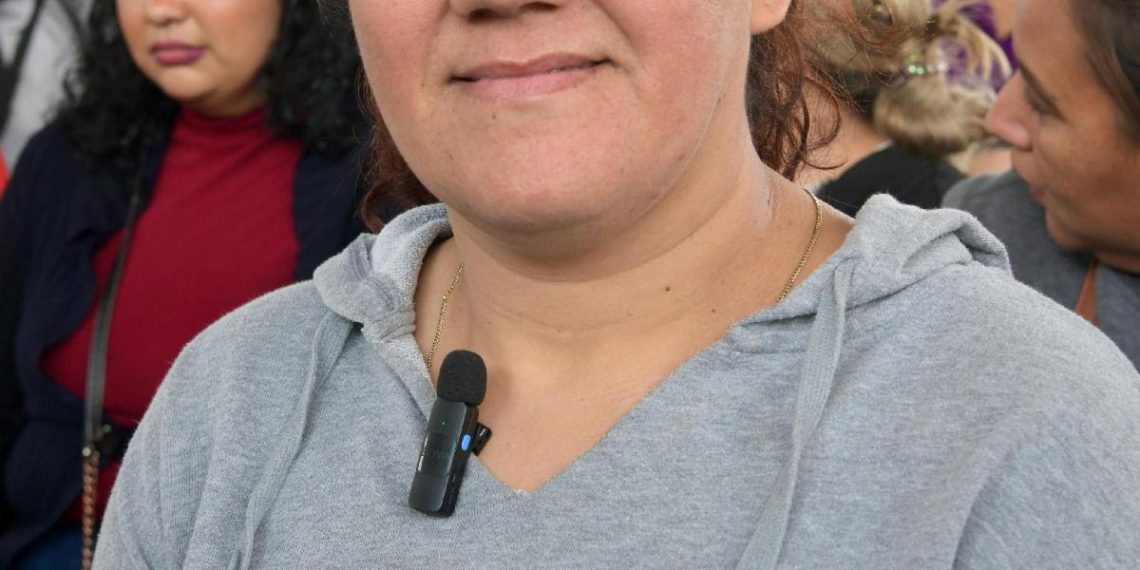 Agradecen padres de familia de Secundaria General No.9 a Gobernador Durazo por beca universal