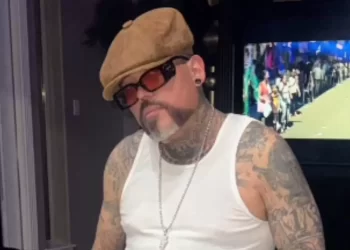 AB Quintanilla “explota” contra reportero por pregunta sobre Selena y Yolanda Saldívar