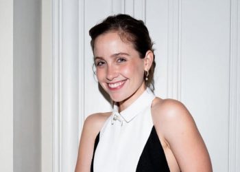 Natasha Dupeyrón termina la preparatoria y su reacción conmueve las redes