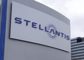 Stellantis detiene temporalmente la producción en dos plantas en Canadá y México