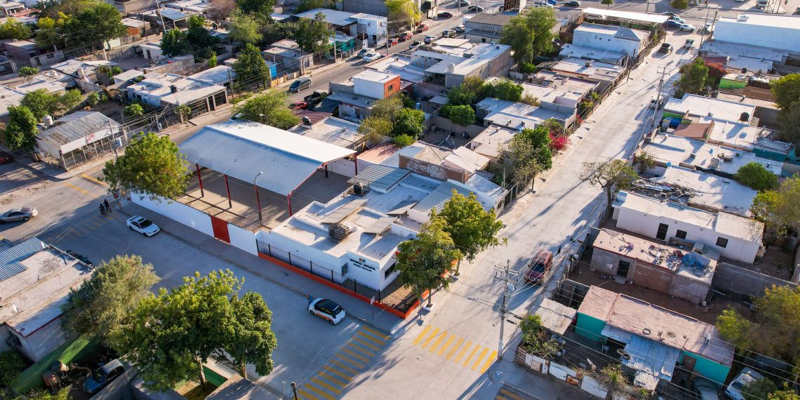 Beneficia Toño Astiazarán a hermosillenses con pavimento de concreto en varios puntos de la ciudad