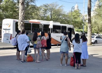 Disfrutan hermosillenses traslados gratuitos del Ayuntamiento a Bahía de Kino
