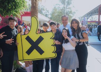 Llevan Toño Astiazarán y Patty Ruibal programa Advertencia contra las adicciones a jóvenes de la secundaria No. 8