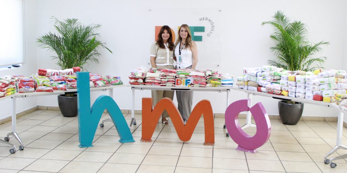 Recibe Patty Ruibal alimentos donados por personas beneficiadas con traslados gratuitos a Kino en Semana Santa