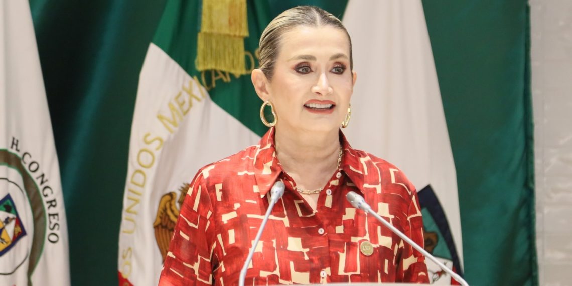 Plantea diputada Ely Sallard instalar desfibriladores en espacios de alta afluencia.