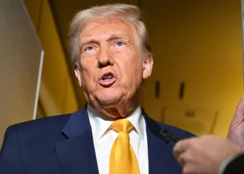 Advierte Trump que ni China y ningún país “se libra” de los aranceles