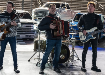 Los Alegres del Barranco comparecen ante la Fiscalía de Jalisco