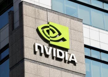 Nvidia estima impacto de 5 mil 500 mdd al restringir EU la venta de chips a China