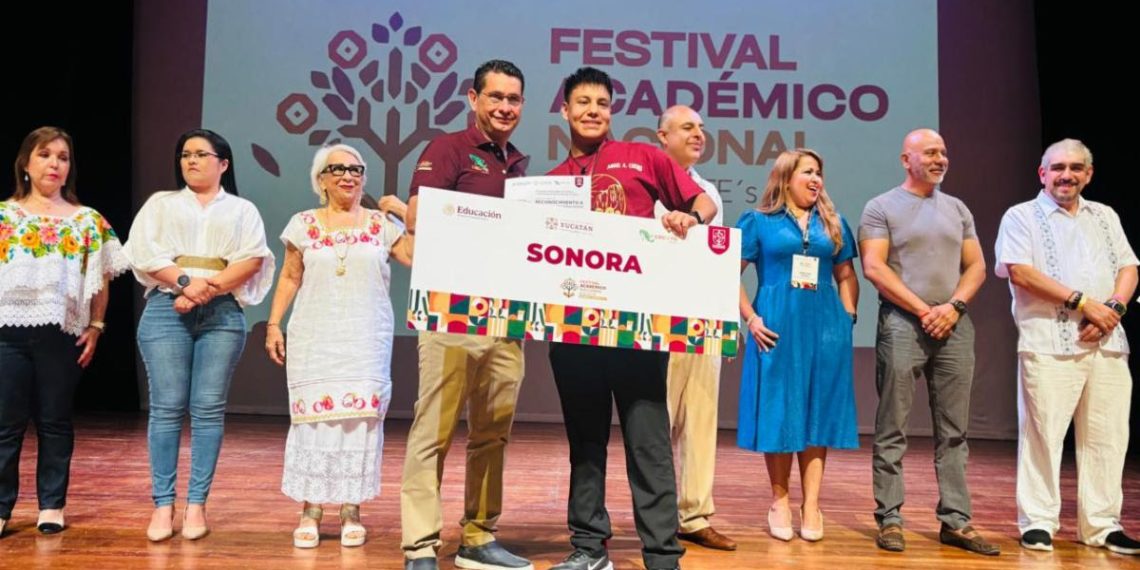 Gana alumno de Cecyte Sonora segundo lugar en Festival Académico Nacional