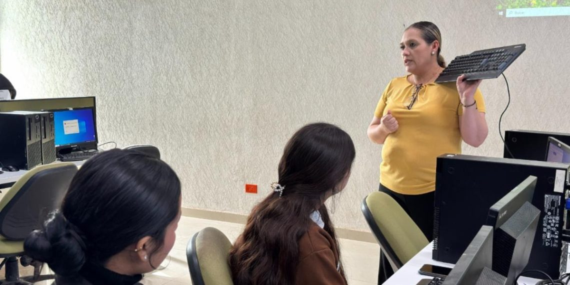 Impulsa Gobierno de Sonora alfabetización digital de la comunidad mayo