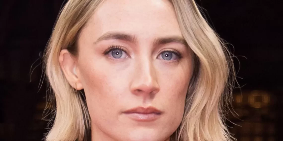 Saoirse Ronan, actriz de “Mujercitas” y “Desde mi cielo”, anuncia su embarazo