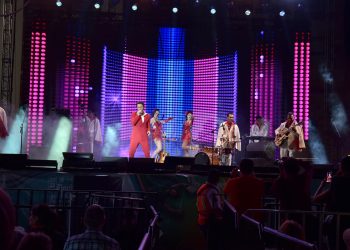 El rock and roll se hizo presente ante la emoción de miles de espectadores con Leonardo y Rebel Cats