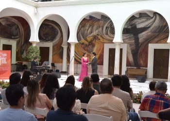 Ofrecen concierto de opera alumnos de la Unison en Fiesta del Pitic 2025