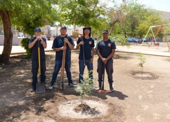 Suman esfuerzos Bomberos de Hermosillo y familias para el rescate de espacios públicos de la ciudad