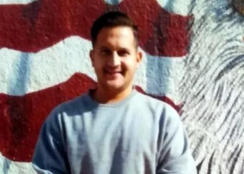 Exhiben a candidato al PJ sentenciado por drogas en EU