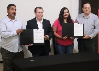 Gobierno de Sonora impulsa terapias con delfines para personas con discapacidad