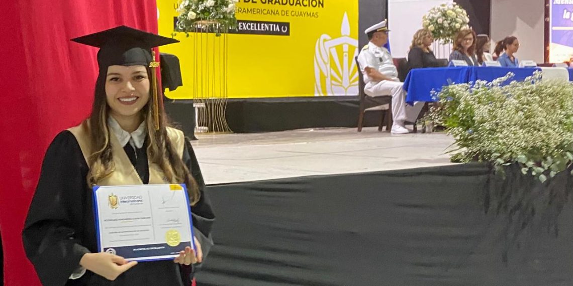 Egresan nuevos profesionistas de la UNIG