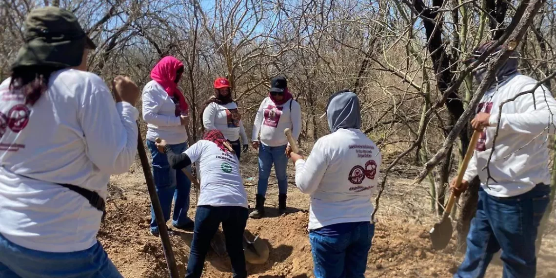 Madres Buscadoras de Sonora hallan más restos en panteón clandestino de Hermosillo