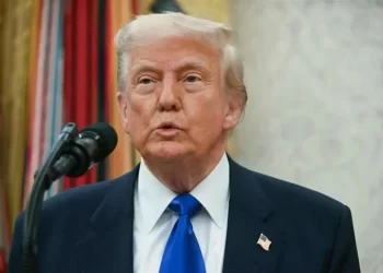 Amaga Trump con quitar bienes y sueldos a indocumentados