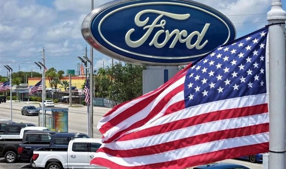 Sube Ford los precios de modelos hechos en México