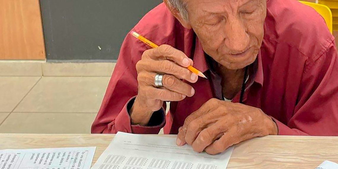 Esfuerzos de Gobernador Durazo colocan a Sonora en primer lugar nacional en alfabetización: ISEA