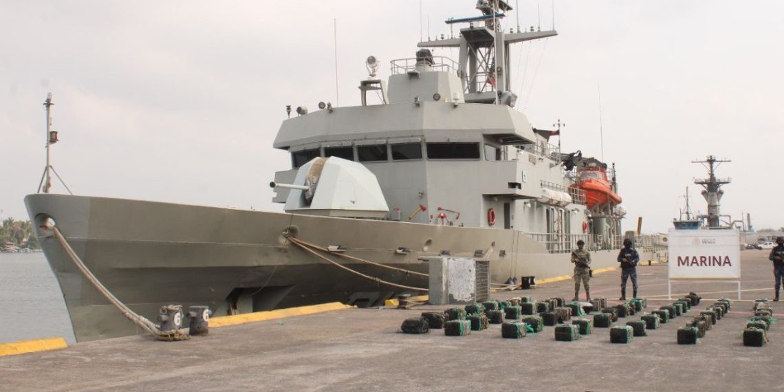 Decomisan 1.28 toneladas de cocaína en costas de Michoacán