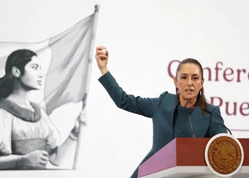 Sheinbaum responde a Tim Golden sobre supuesta lista de ‘gobers’ sin visa: ‘Que se tome de quien viene’