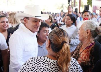 Entrega Gobernador Durazo escrituras a 250 familias de Hermosillo para garantizar certeza patrimonial