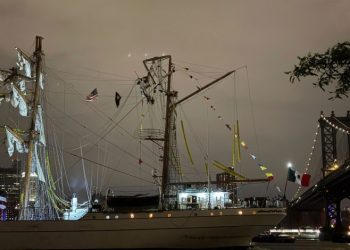 Políticos lamentan choque del Buque Cuauhtémoc en Nueva York