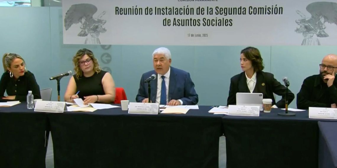 Asisten diputadas y diputados a la instalación de la Segunda Comisión “Asuntos Sociales”, de la Permanente