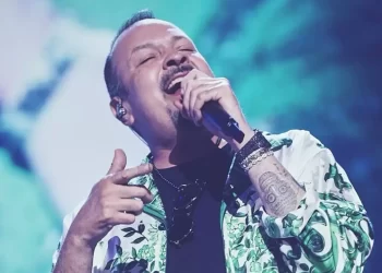 Pepe Aguilar apoyará a migrantes con las ganancias de su nuevo disco