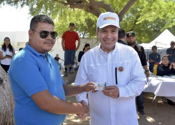 Beneficia Toño Astiazarán a familias del poblado con Mega Jornada de Salud y descacharre