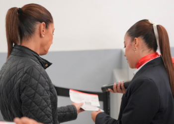 Sheinbaum aborda vuelo rumbo a Canadá para asistir al G7