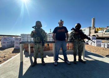 Llevaba conductor de tractocamión media tonelada de cocaína entre cajas de dulces, lo detienen