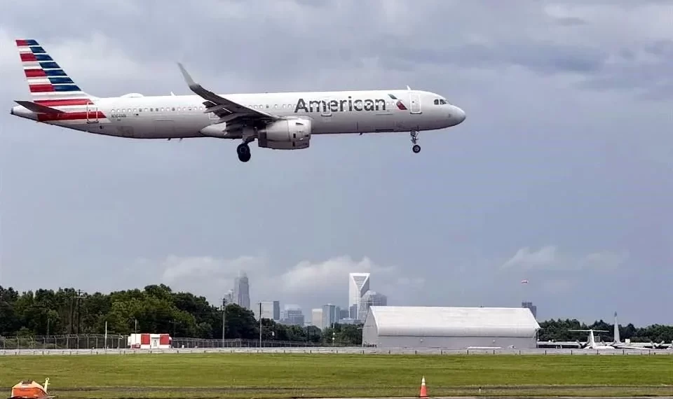 Suspenden American y United algunos vuelos a Oriente Medio